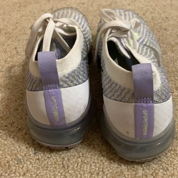 NIKE WOMENS VAPORMAX - Picture 2 of 3
